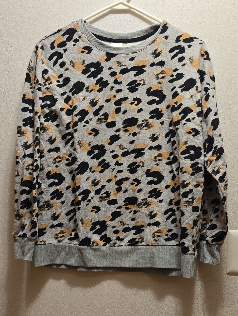 Secret Treasures Grey Leopard-Print Crewneck Sweatshirt with Black & Tan Spots